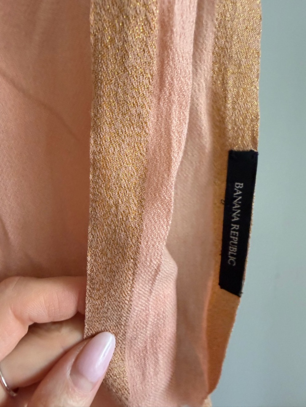 Banana Republic Peach and Gold Scarf